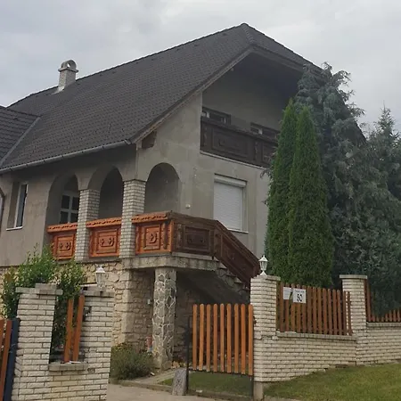 Homestay Gesztenye Apartman