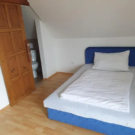 Homestay Gesztenye Apartman Urkut