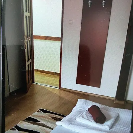 Gesztenye Apartman Homestay Urkut